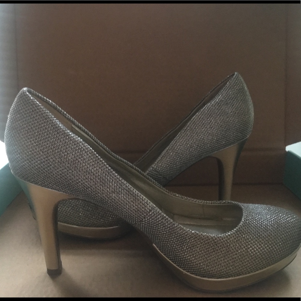 Bandolino B Flex Heel